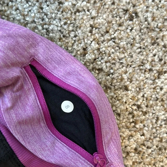 Lululemon Cropped Running Tights with reflective stripes, Size 8 - Picture 6 of 6